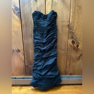 Black ruched dress. Full length. Size large.